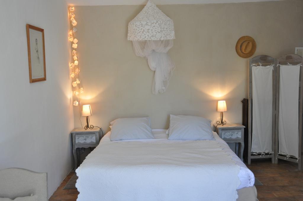 Le Mas En Provence Bed and Breakfast Entrechaux Εξωτερικό φωτογραφία